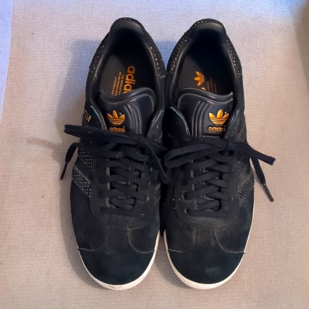 Adidas gazelle womens 7.5 Black suede leather gold dots lace up sneakers EUC